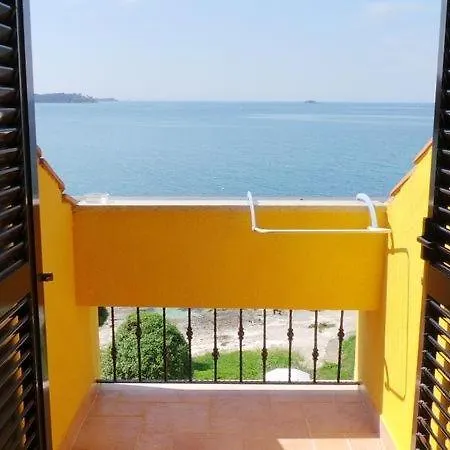 Guest house In With Sea View, Balcony, Air Conditioning, Wifi 81-1 *
