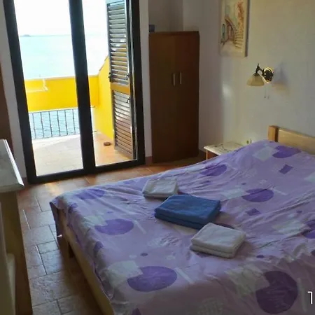 Guest house In With Sea View, Balcony, Air Conditioning, Wifi 81-1 Rovinj