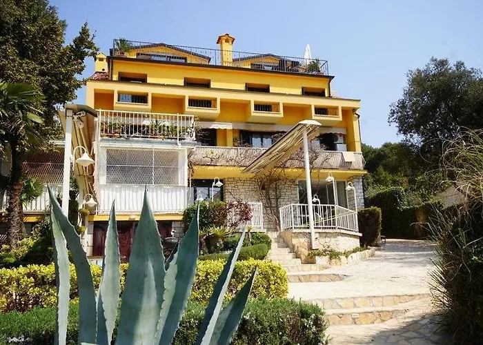 In With Sea View, Balcony, Air Conditioning, Wifi 81-1